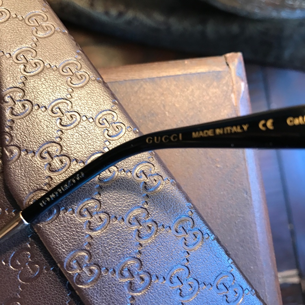 Authentic GUCCI 41mm Gold/crystals pres glasses - Picture 5 of 8